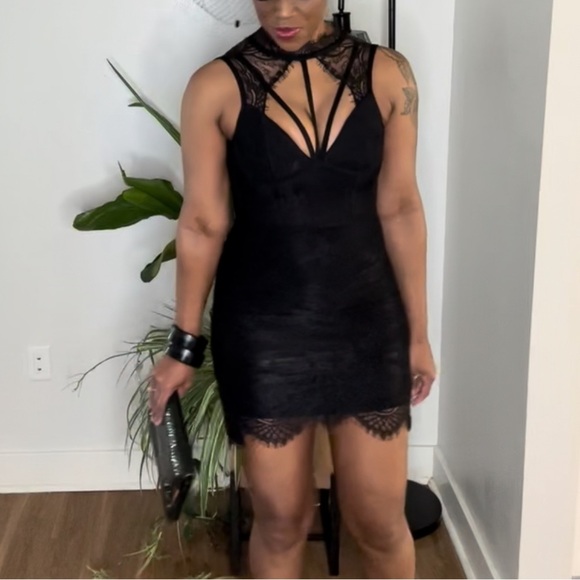 Corset Lace Body Con Dress - Picture 7 of 7